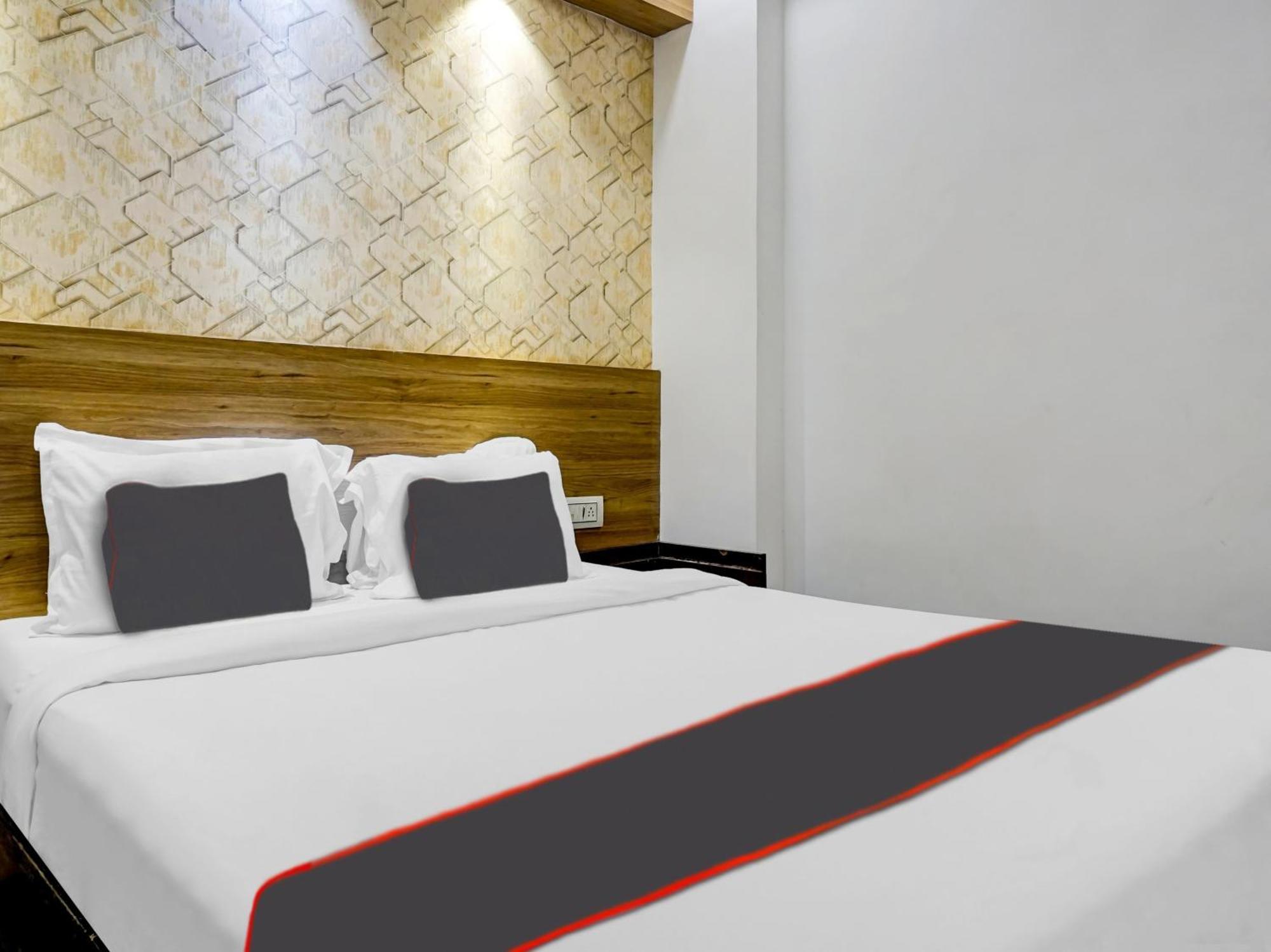 Collection O Galaxy Stay Pune Exterior foto